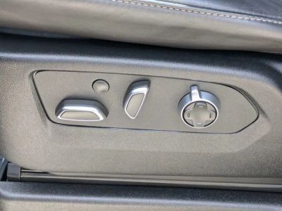 2024 Cadillac Escalade ESV — photo 18 view