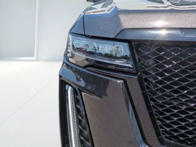 2024 Cadillac Escalade ESV — photo 8 view