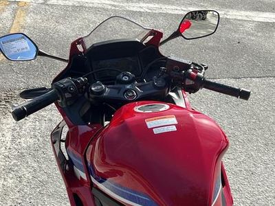 2025 Honda CBR500R - Photo 12