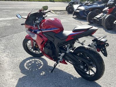 2025 Honda CBR500R - Photo 7