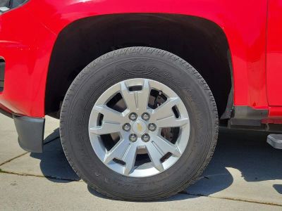 2019 Chevrolet Colorado — engine compartment view