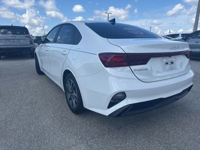 2022 Kia Forte — photo 8 view