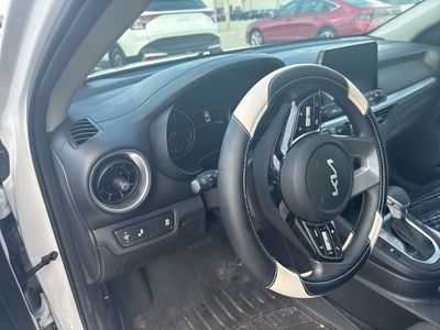 2022 Kia Forte — photo 12 view