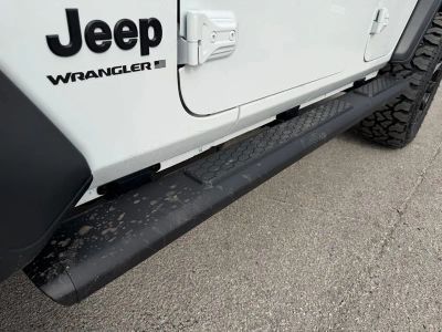2026 Jeep Wrangler — photo 11 view