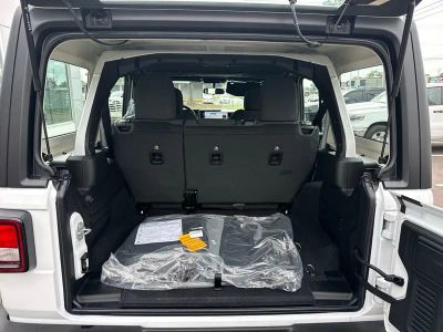 2026 Jeep Wrangler — photo 36 view