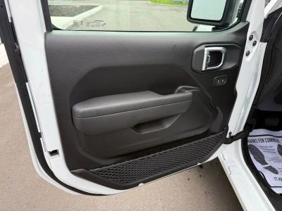 2026 Jeep Wrangler — photo 14 view