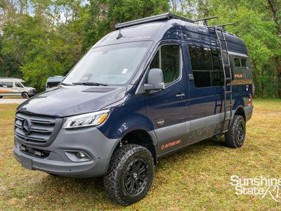 2026 OUTSIDE VAN - Photo 2