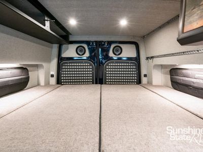 2026 OUTSIDE VAN - Photo 16