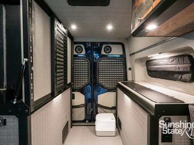 2026 OUTSIDE VAN - Photo 13