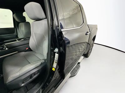 2025 Toyota Tundra 4WD — photo 12 view