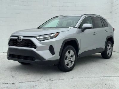2025 Toyota RAV4 - Photo 9