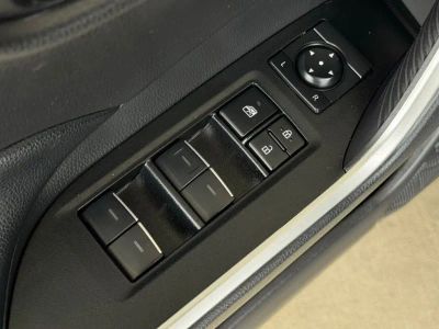 2025 Toyota RAV4 - Photo 25