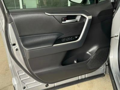 2025 Toyota RAV4 - Photo 24