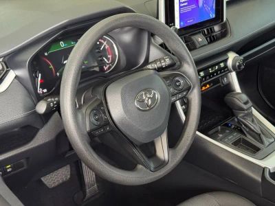 2025 Toyota RAV4 - Photo 17