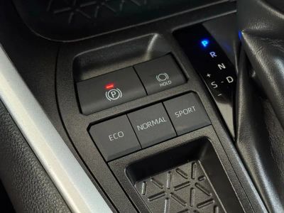 2025 Toyota RAV4 - Photo 32