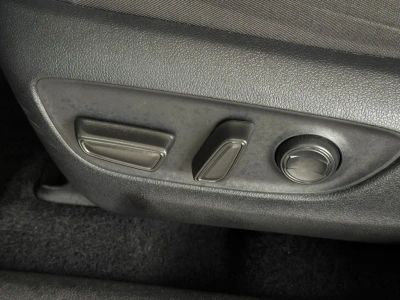 2025 Toyota RAV4 - Photo 26