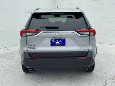 2025 Toyota RAV4 - Photo 11