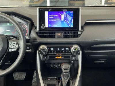 2025 Toyota RAV4 - Photo 23