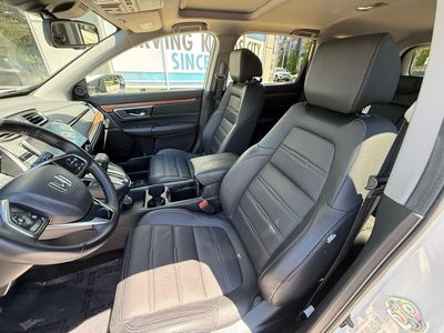 2017 Honda CR-V — photo 8 view