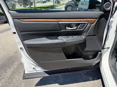 2017 Honda CR-V — photo 17 view