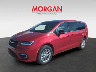 2026 Chrysler Pacifica — photo 9 view