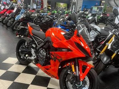 2026 Suzuki GSX-8R - Photo 4