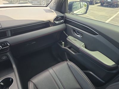 2025 Honda Pilot - Photo 12