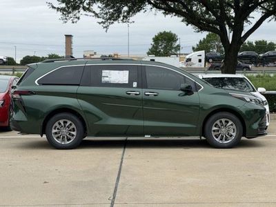 2026 Toyota Sienna - Photo 3