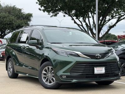2026 Toyota Sienna - Photo 2