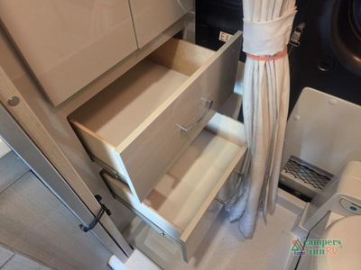 2022 Thor Motor Coach Rize — photo 34 view