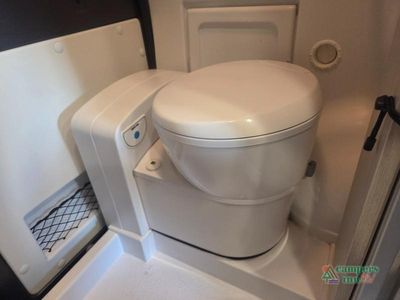 2022 Thor Motor Coach Rize — photo 35 view