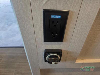 2022 Thor Motor Coach Rize — photo 19 view