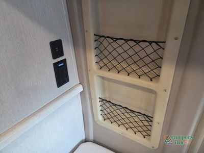 2022 Thor Motor Coach Rize — photo 12 view