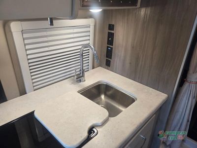 2022 Thor Motor Coach Rize — photo 20 view