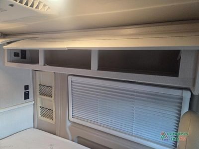 2022 Thor Motor Coach Rize — photo 10 view