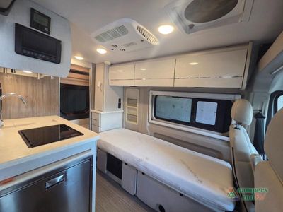 2022 Thor Motor Coach Rize — photo 8 view