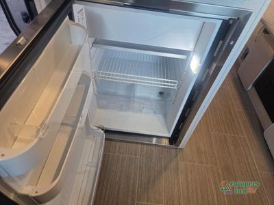 2022 Thor Motor Coach Rize — photo 22 view