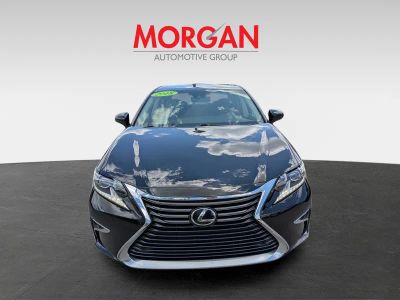 2018 Lexus ES — photo 10 view