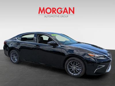 2018 Lexus ES — side profile view