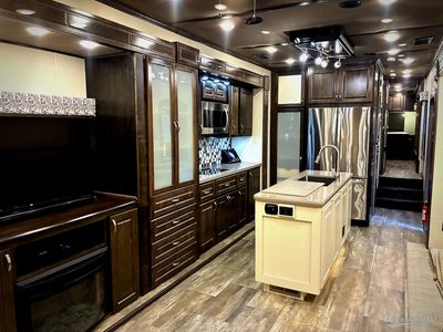 2018 Luxe Elite - Photo 5