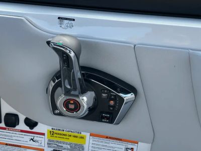 2025 Sea Ray 6.2L MPI DTS - Photo 14