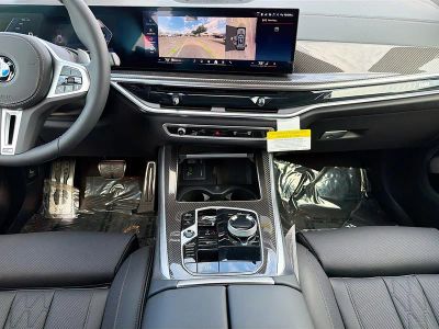 2026 BMW X5 — photo 18 view