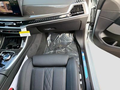 2026 BMW X5 — photo 17 view