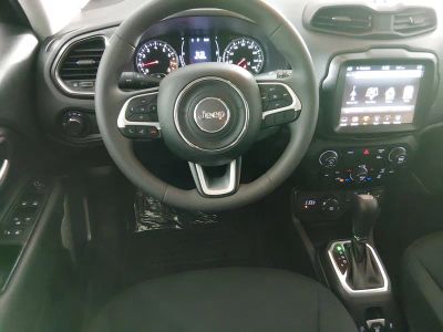 2023 Jeep Renegade - Photo 20