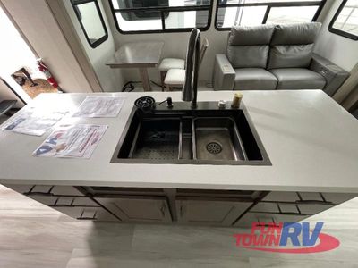 2024 Grand Design Influence - Photo 9