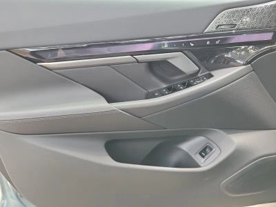 2026 BMW i5 — photo 18 view