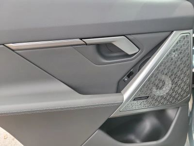 2026 BMW i5 — photo 10 view