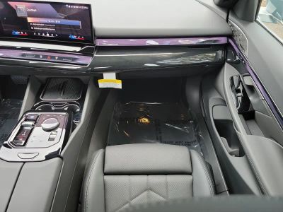 2026 BMW i5 — photo 16 view