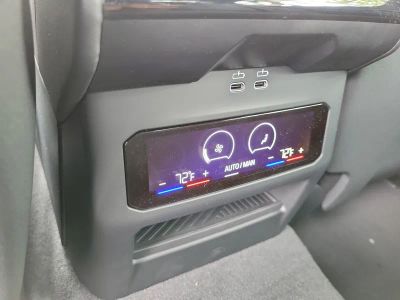 2026 BMW i5 — photo 17 view