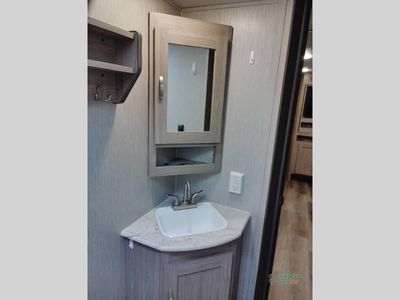 2021 Coachmen RV Freedom Express - Photo 42